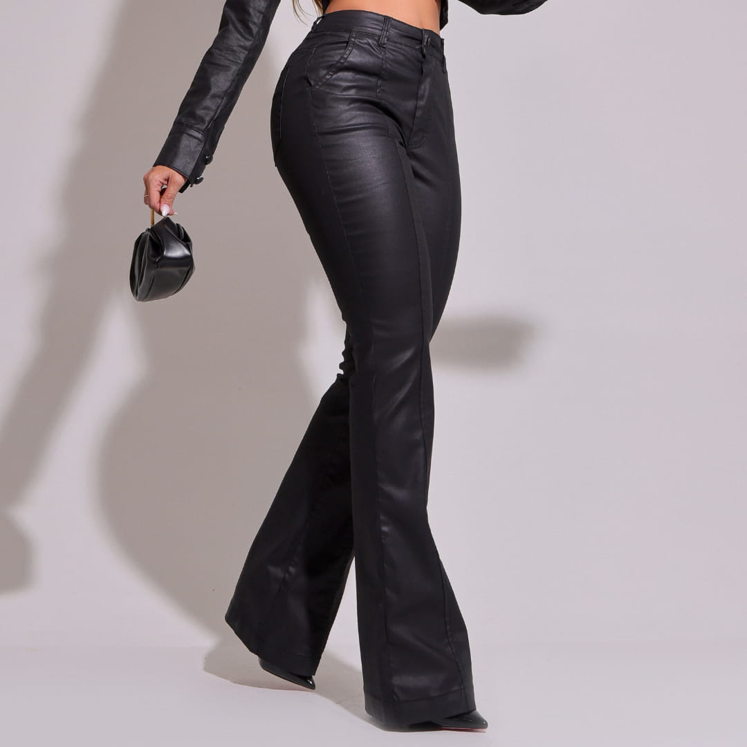 Calça Flare Encerada Bolso Faca Preta Itália - RX5008PTA